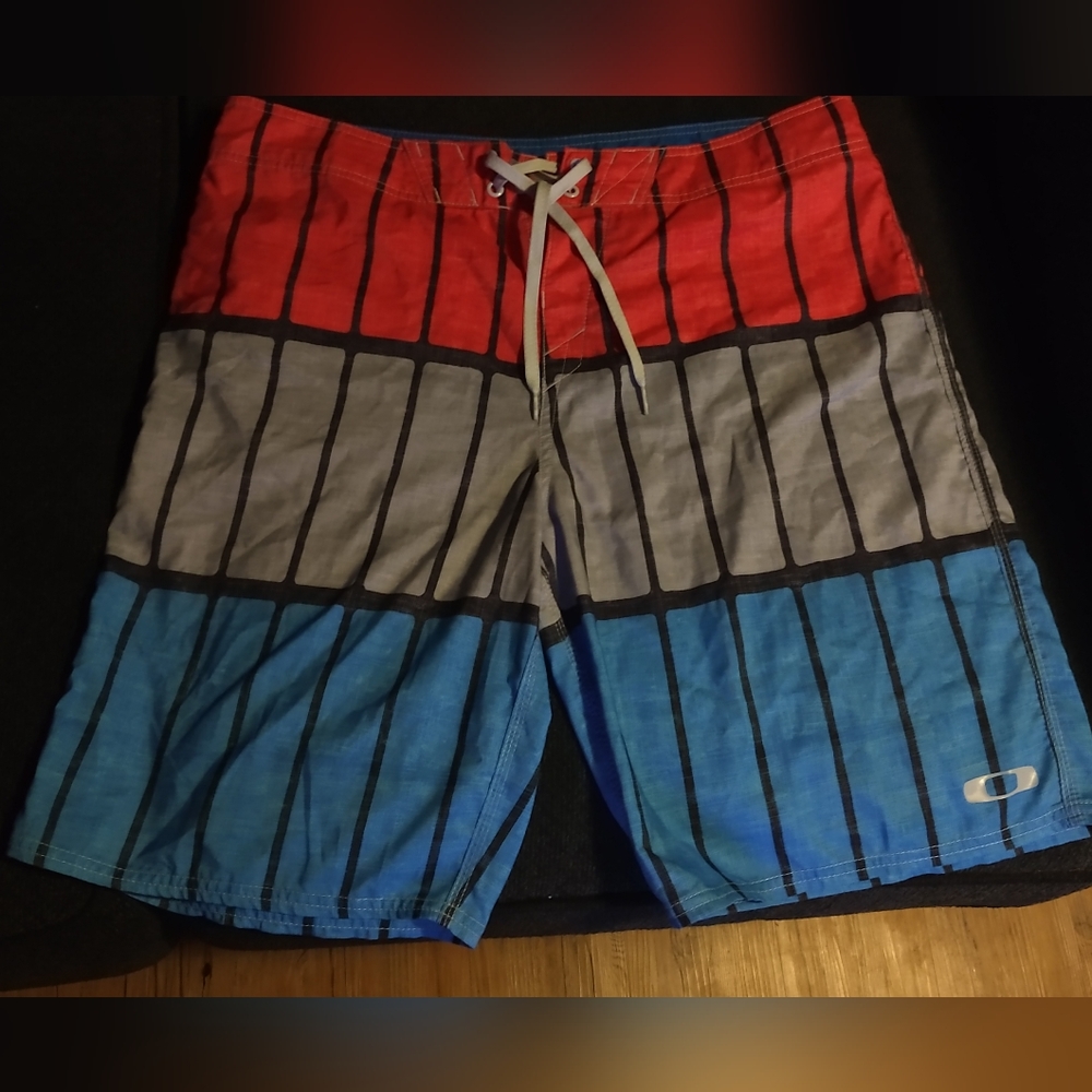 Spider-Man Oakley Swim Trunks summer shorts Men’s size 36 XL Red Blue